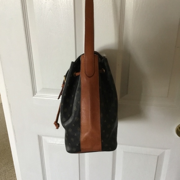 Beautiful Valleverde Shoulder/Crossbody Drawstring Leather Bag - Picture 9 of 10